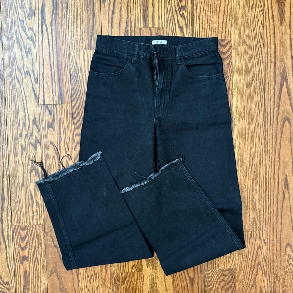 Uniqlo Black Straight Jeans with Minimal Distressing